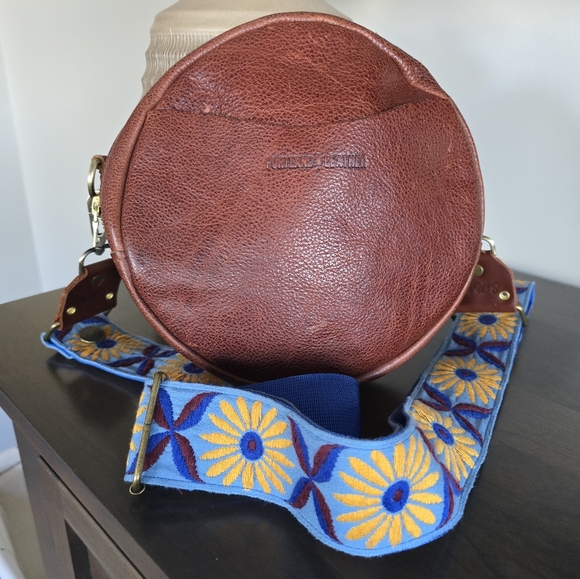 Portland Leather Good Circle Bag, Wallet and SoRetro Strap - Picture 3 of 7